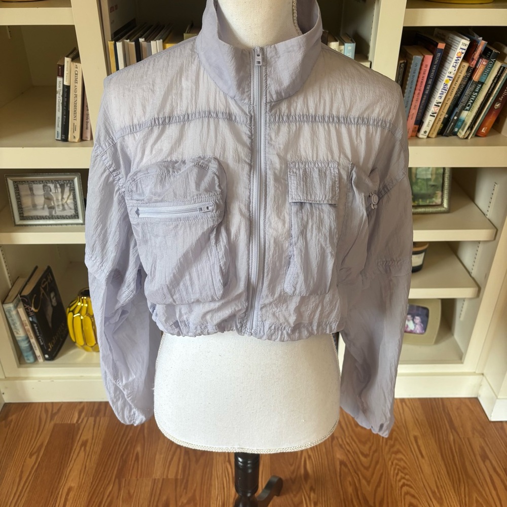 TNA‎ Lavender Cropped Semi Sheer Windbreaker Jacket Size Medium Aritizia